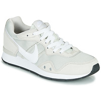 Skor Dam Sneakers Nike VENTURE RUNNER Beige / Vit
