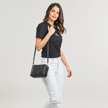 Calvin Klein Jeans RE-LOCK QUILT CAMERA BAG Svart