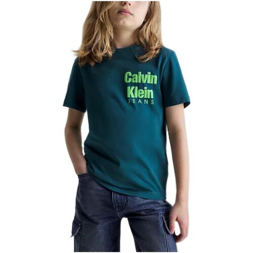 textil Pojkar T-shirts Calvin Klein Jeans  Grön